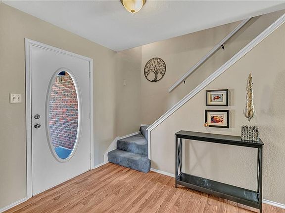 3rd image of 4402 Oldfield Dr