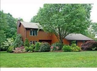 7 Dutchess Dr, Cranston, RI 02921