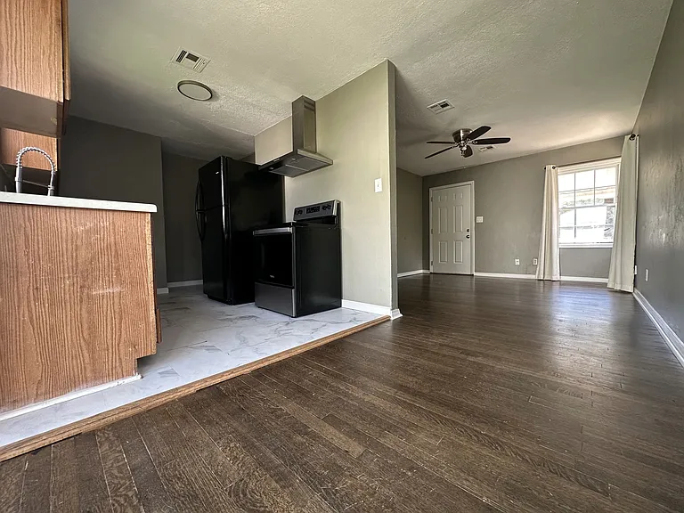 1206 Sandra Dr — Photo 7