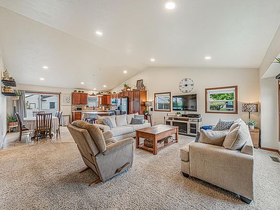 4th image of 2315 Meadow Flower Ct