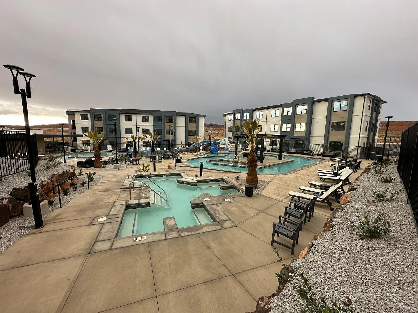 226 N Cliff Side Dr #L-305 - 226 N Cliff Side Dr #A-305 — Photo 1