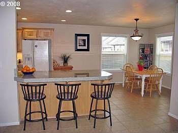 4th image of 1218 Greenbriar Dr
