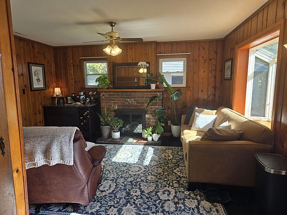 4th image of 406 N Harris St