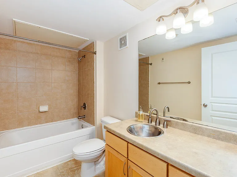 2020 5th Ave S #340 — Photo 15