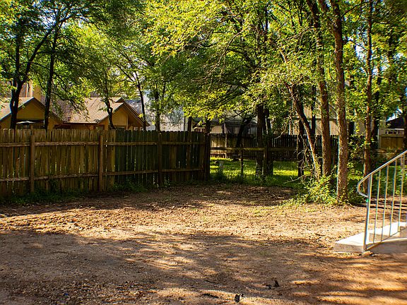 4th image of 137 S Mockingbird Cir