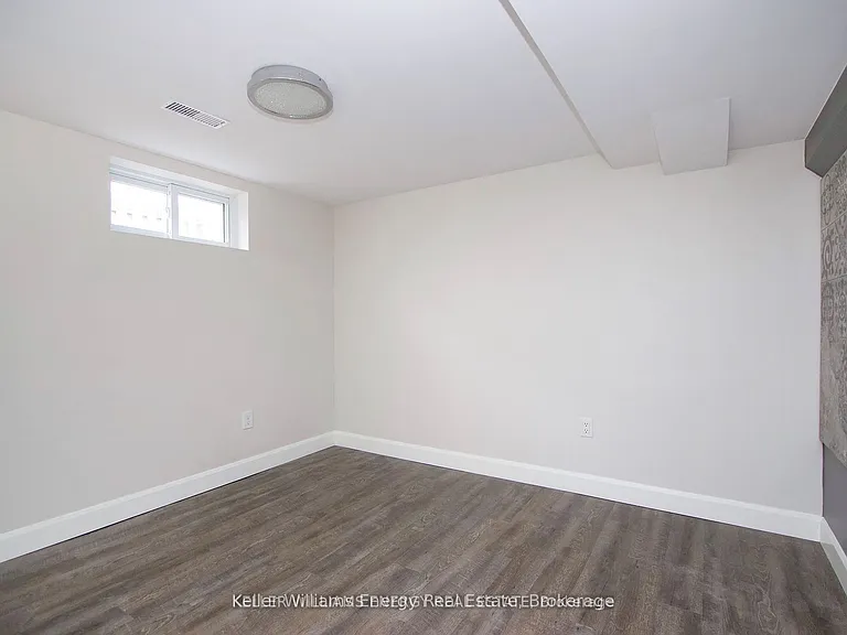 54 Chadburn St #BASEMENT — Photo 8
