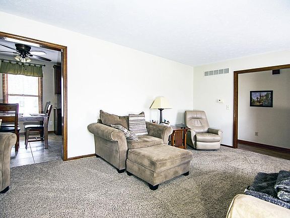 5th image of 3823 Fern Hill Dr