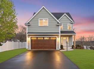 28 Arlington St, Woburn, MA 01801