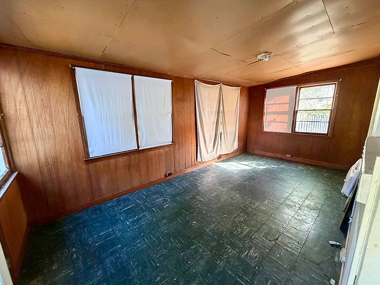2224 Edgewood Dr — Photo 8