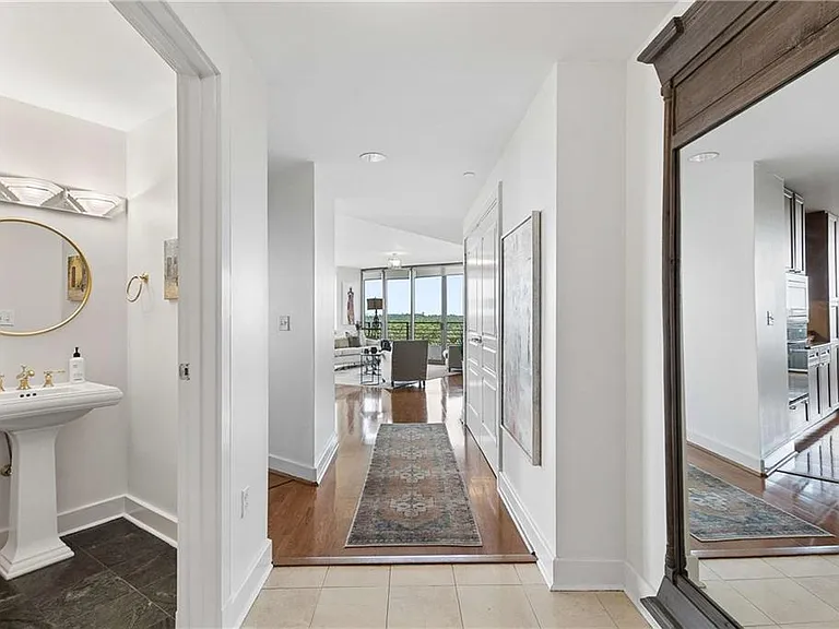 700 Park Regency Pl NE #1607 — Photo 2