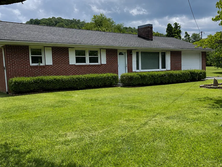 114 Briggs St — Photo 4