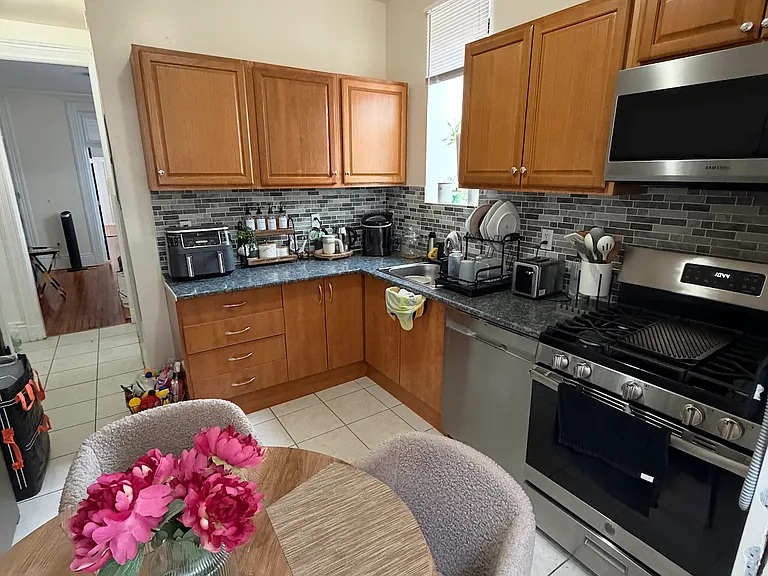 935 Willow Ave #3N — Photo 1
