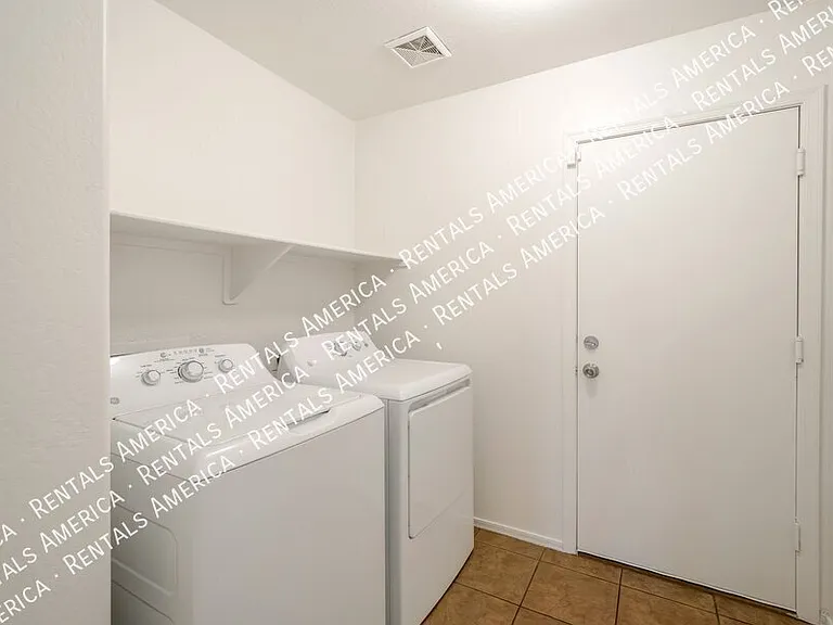 1448 E Saguaro Trl — Photo 16