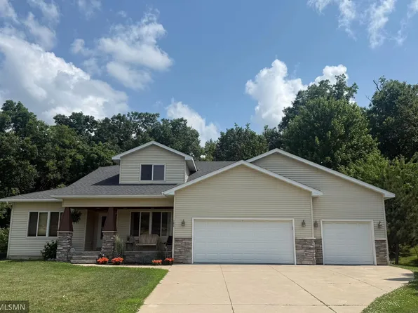 105 Valley Ct, Cannon Falls, MN 55009