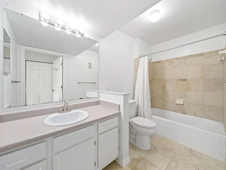 823 Camargo Way #104 — Photo 8