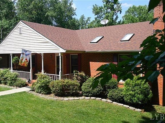2nd image of 410 Casaloma Dr