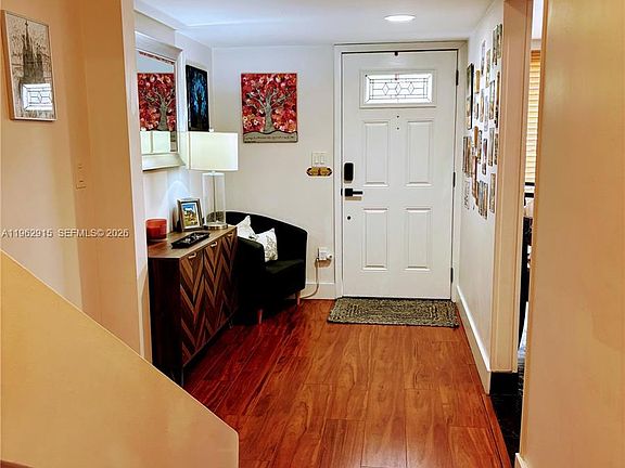 5th image of 20442 NE 34th Ct #13