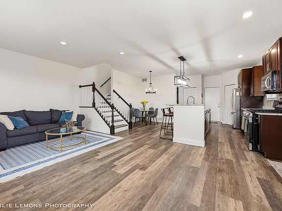 3rd image of 27 Freesia Dr #399