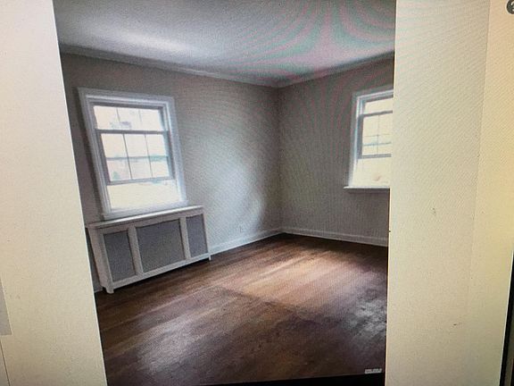 4th image of 335 Halsey Ave