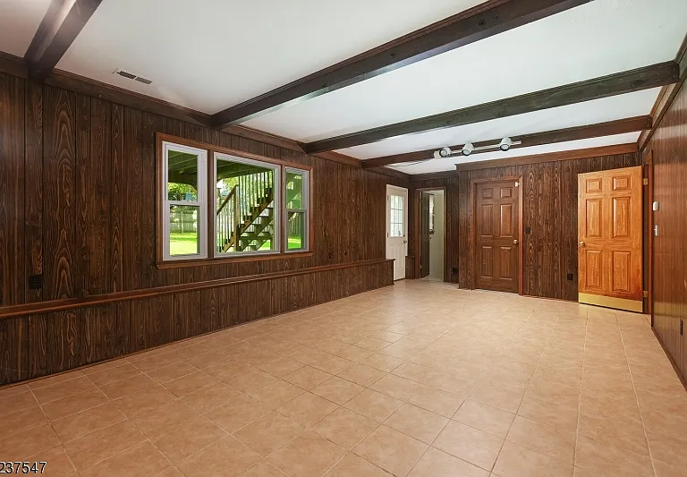 2128 W Broad St — Photo 22