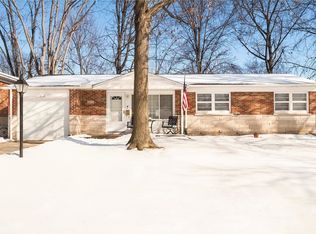 9314 Forman Rd, Saint Louis, MO 63123