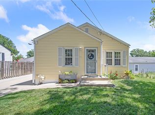 513 14th St, West Des Moines, IA 50265