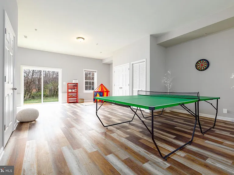 5044 Meade St NE — Photo 17