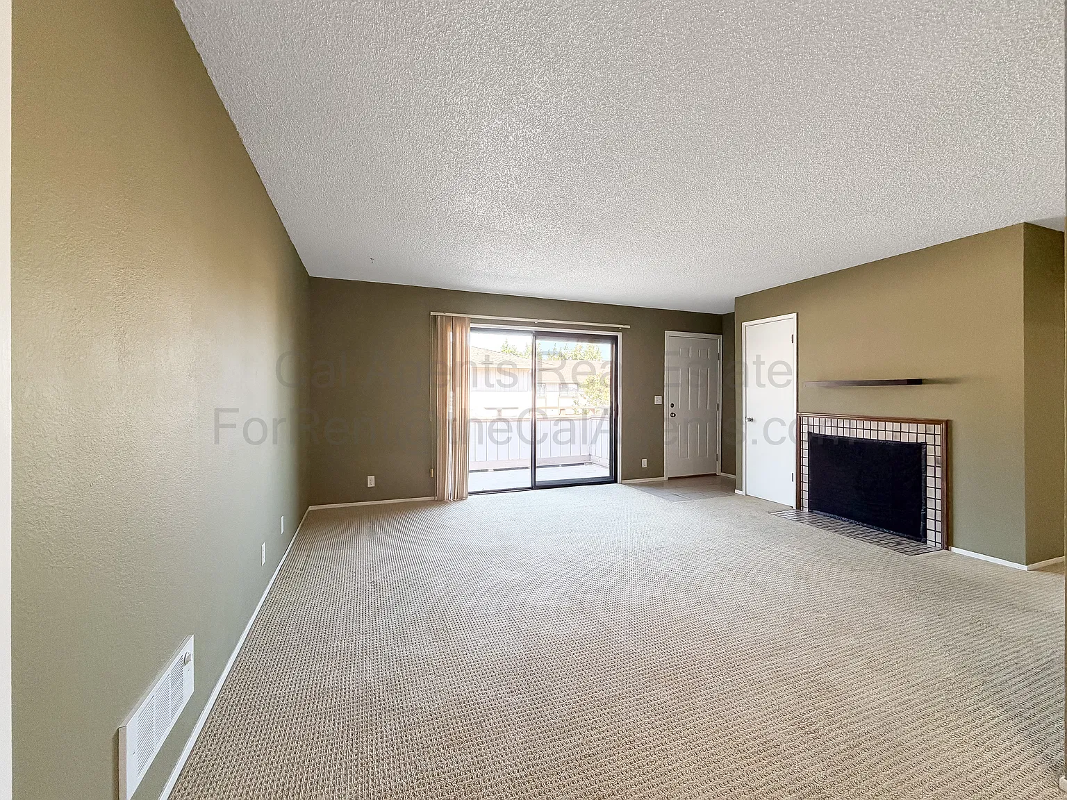 2 bed, 958 sqft, $2,800 — Photo 2