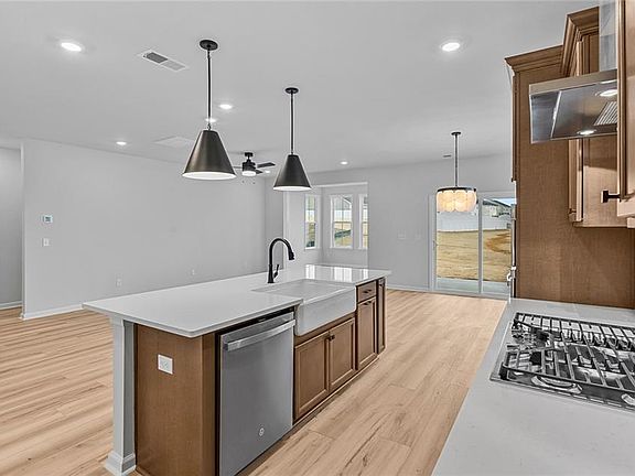 7th image of this home