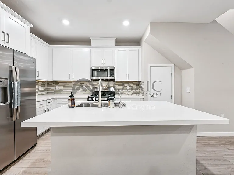 778 E Harper St #103 — Photo 7
