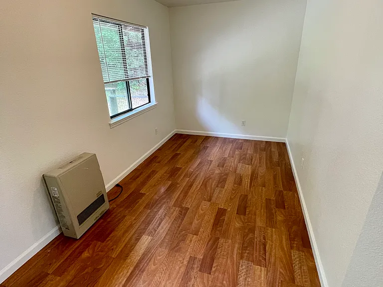 5721 Hearst Willits Rd #B — Photo 6
