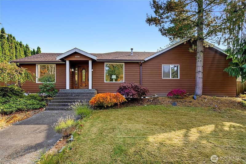 2nd image of 3326 Lakeway Drive