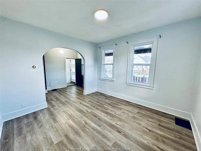 531 Langlois Ave — Photo 7