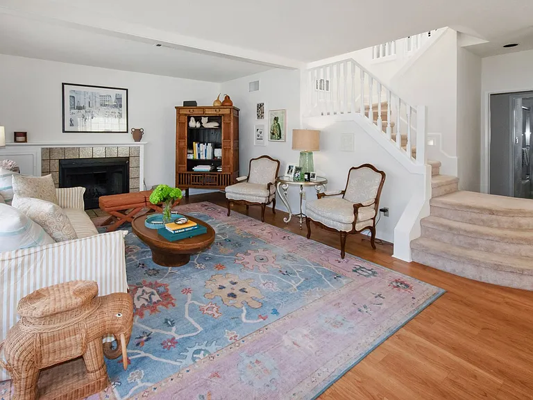 237 E Avenue — Photo 11