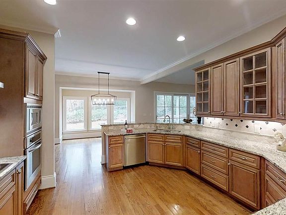 2nd image of 321 Crimson Oak Dr