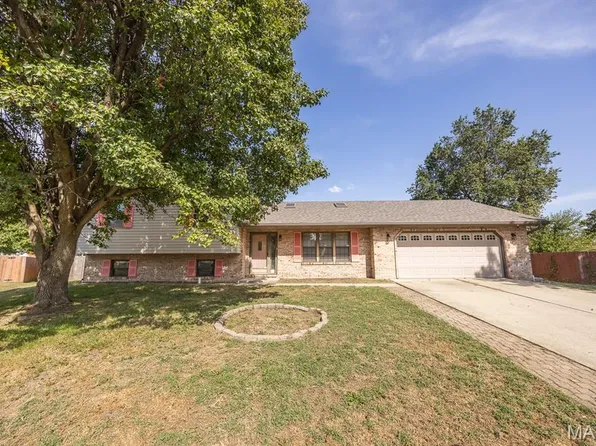 3920 Michael John Dr, Swansea, IL 62226