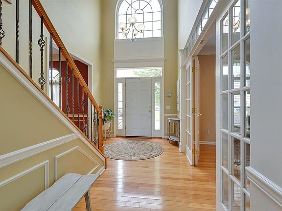 4th image of 13 Parklands Ct
