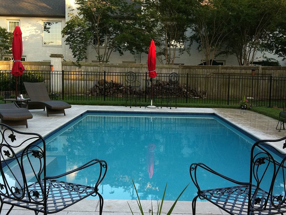 2nd image of 1717 Wildwood Dr