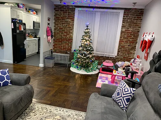 Rented by Bruma Realty LLC | media 2