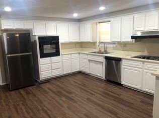 308 NE 18th St, Moore, OK 73160