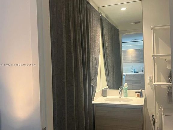4th image of 121 NE 34th St #2405