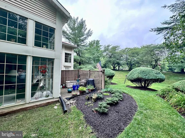 55 Brookside Ct #55, Horsham, PA 19044