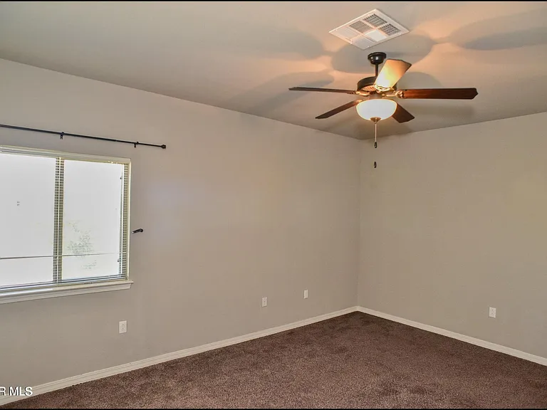 2120 Thomas Lackland St — Photo 32