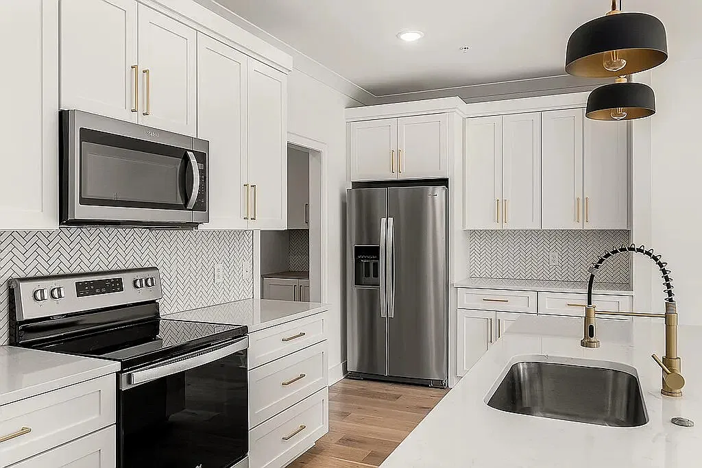 Vickery Square Townhomes - 801 — Photo 3
