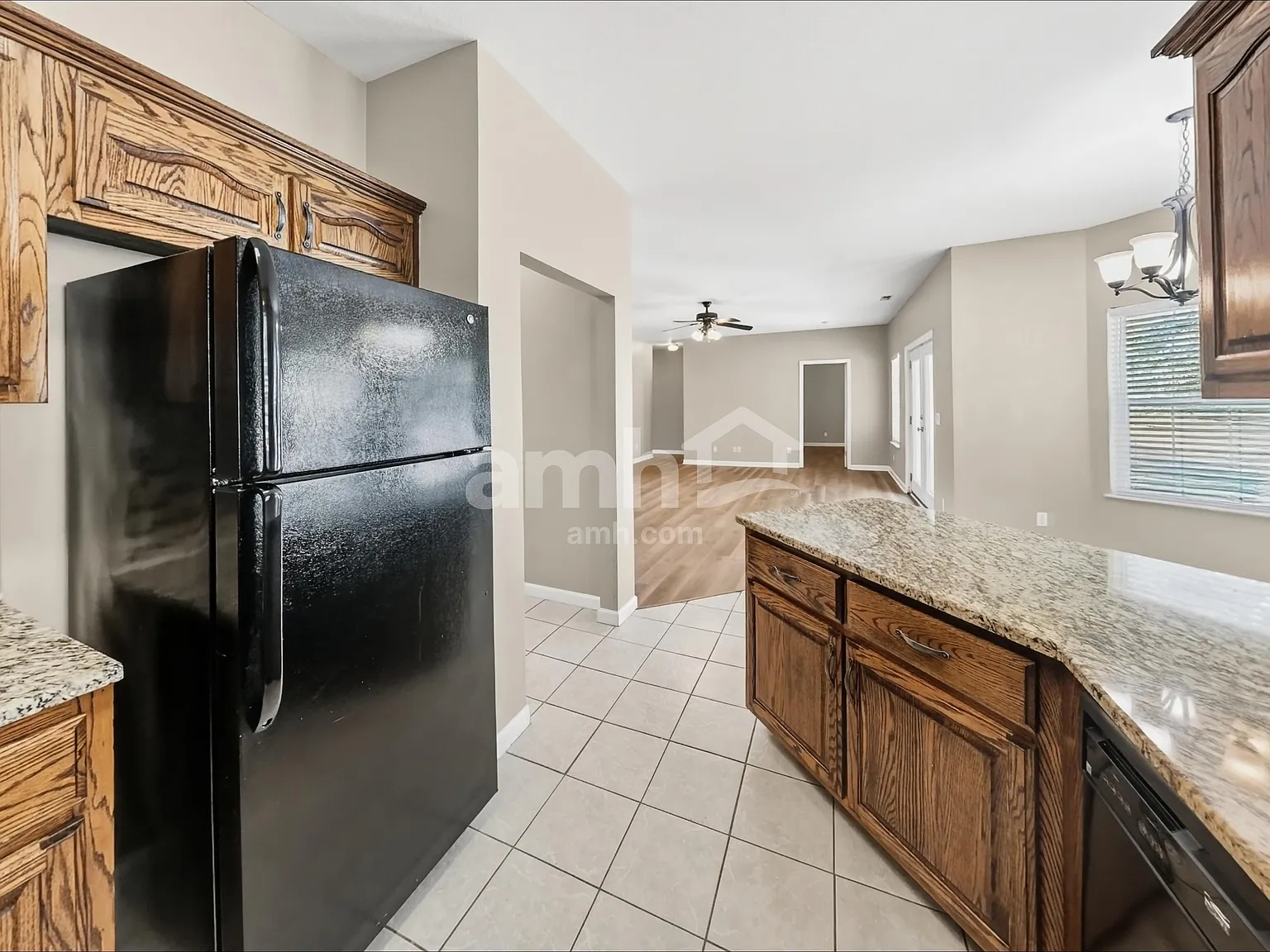 3 bed, 2.0 bath, 2051 sqft, $2,570 — Photo 3