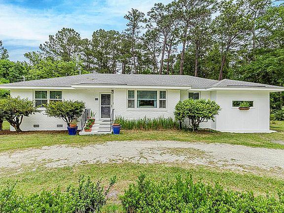 2nd image of 315 Golf Rd