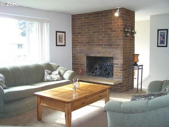 4th image of 704 NW 87th St