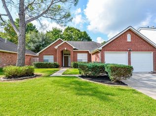 16511 Tranquil Dr, Sugar Land, TX 77498