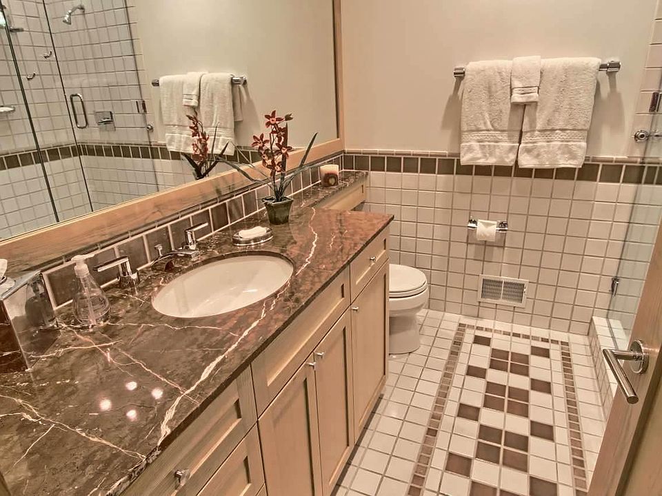 6025 Peninsula Dr, Traverse City, MI 49686 Zillow