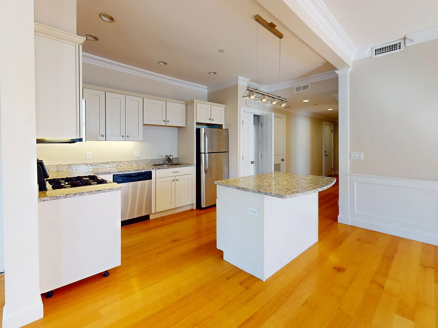 2 bed, 930 sqft, $3,495 — Photo 2
